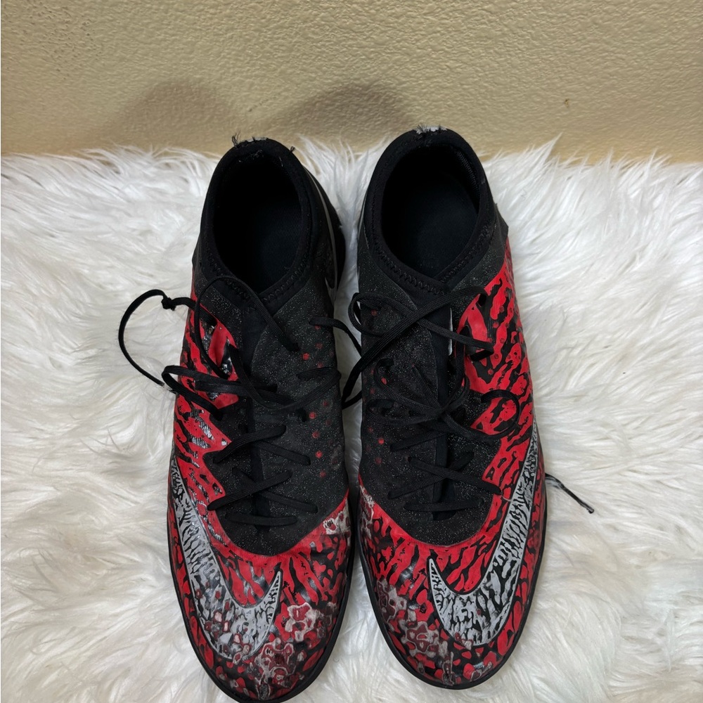 Nike Black and Red Sports Shoes